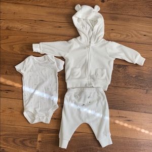 Carter’s White Bear Set Size 3 Months